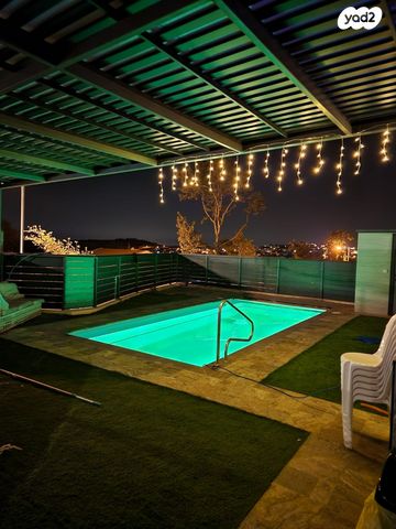 דירת גן, צור הדסה