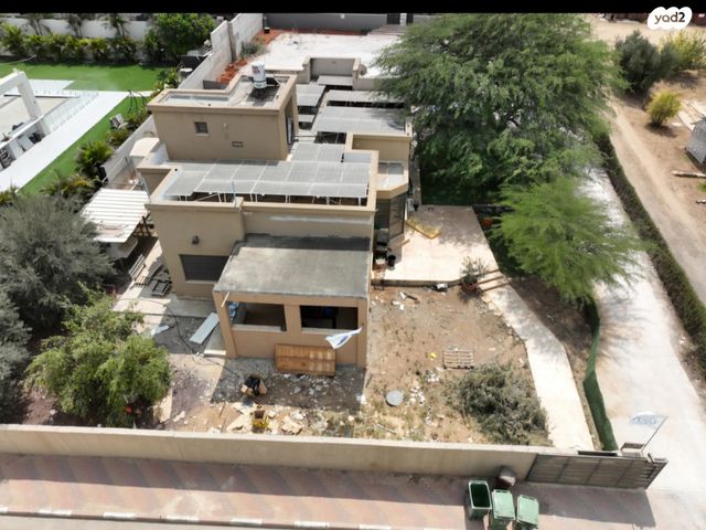 משק חקלאי/ נחלה, שדה צבי, שדה צבי