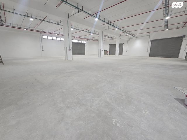 מבני תעשיה, אזור תעשייה קורן, מעלות תרשיחא