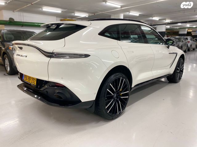 אסטון מרטין DBX