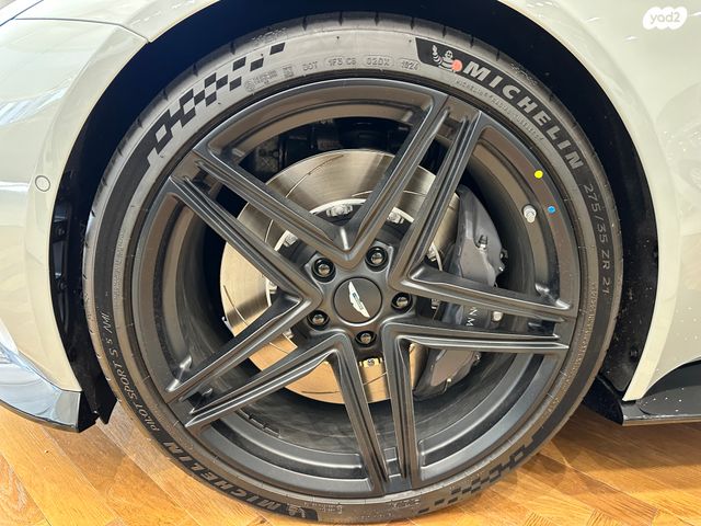 אסטון מרטין ואנטאג'