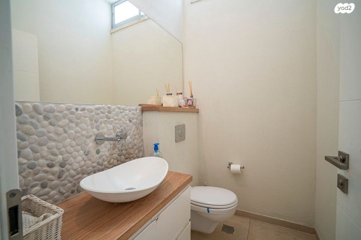 בית פרטי/ קוטג', מתחם 19 - 20 (מתחם הפרחים), הוד השרון