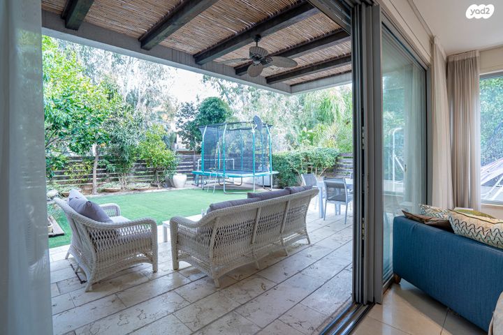 בית פרטי/ קוטג', מתחם 19 - 20 (מתחם הפרחים), הוד השרון