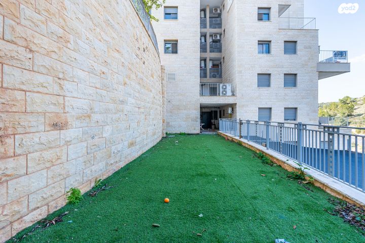 דירת גן, שוהם 26, אבני חן, חריש