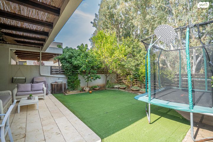 בית פרטי/ קוטג', מתחם 19 - 20 (מתחם הפרחים), הוד השרון