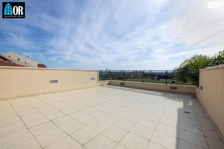 דו משפחתי, שקנאי, טירת שלום, נס ציונה