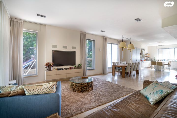 מתחם 19 - 20 (מתחם הפרחים)