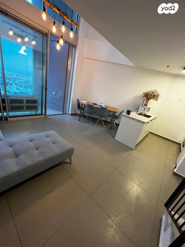 דופלקס, גרציאני יצחק 6, גני שרונה, קרית הממשלה, תל אביב יפו