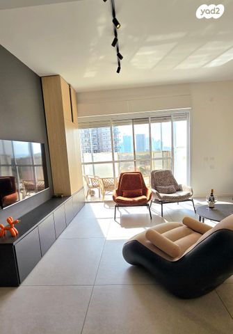 גג/ פנטהאוז, יצחק שדה 1, דרום מערב ותיק, בת ים