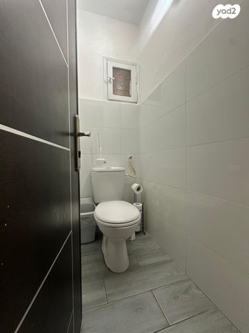 דירה, אושיות, רחובות