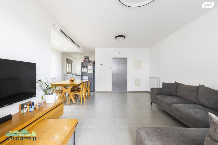 דירה, עמנואל זיסמן, חומת שמואל, הר חומה, ירושלים