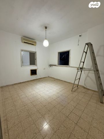 דירה, אנגל, תל אביב יפו