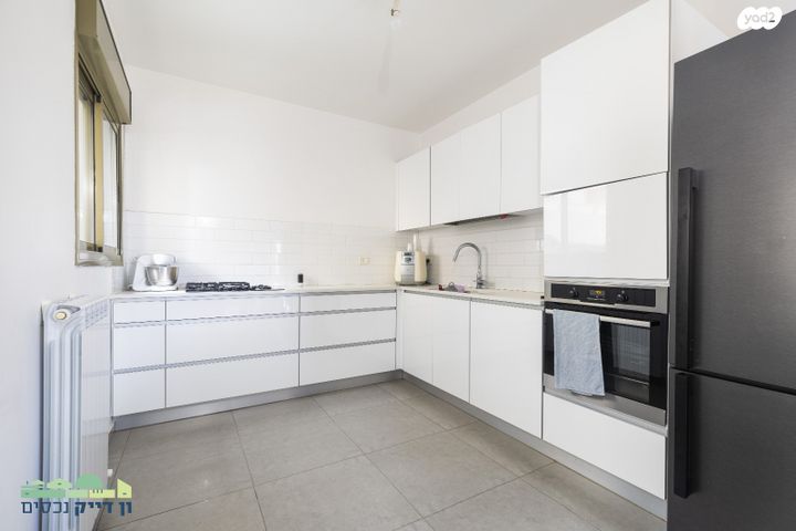 דירה, עמנואל זיסמן, חומת שמואל, הר חומה, ירושלים