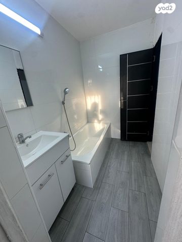 דירה, אושיות, רחובות