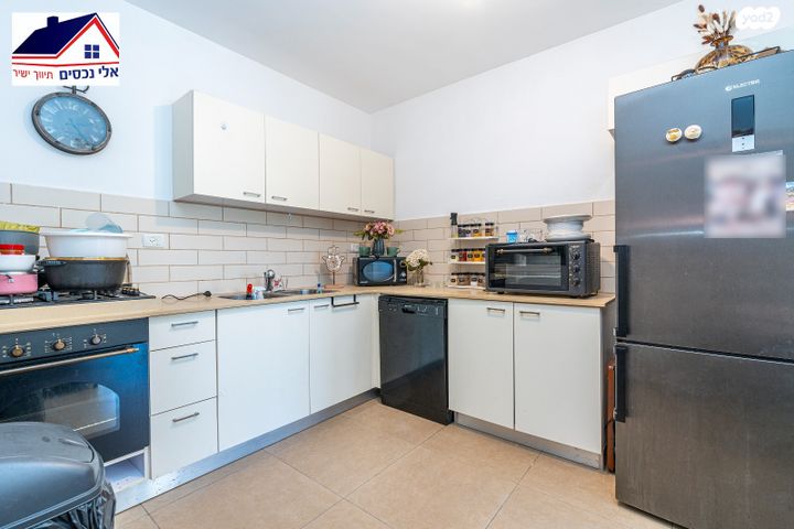 דירת גן, שוהם 26, אבני חן, חריש