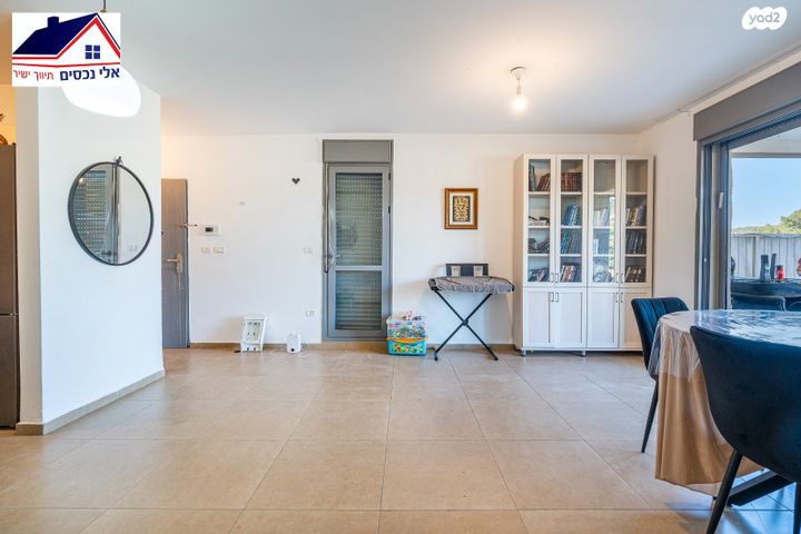 דירת גן, שוהם 26, אבני חן, חריש