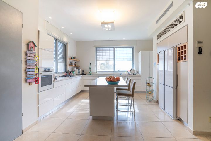 בית פרטי/ קוטג', מתחם 19 - 20 (מתחם הפרחים), הוד השרון