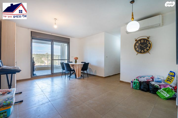 דירת גן, שוהם 26, אבני חן, חריש