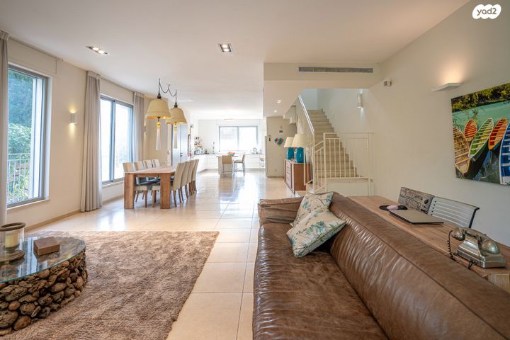 בית פרטי/ קוטג', מתחם 19 - 20 (מתחם הפרחים), הוד השרון