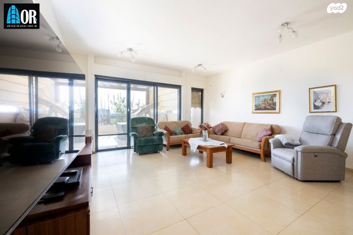 דו משפחתי, שקנאי, טירת שלום, נס ציונה