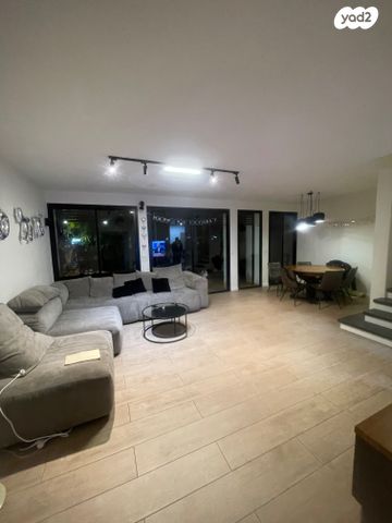 דירת גן, הפסנתר, נאות אשלים, ראשון לציון