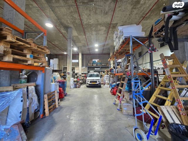 מבני תעשיה, אזור תעשייה קורן, מעלות תרשיחא