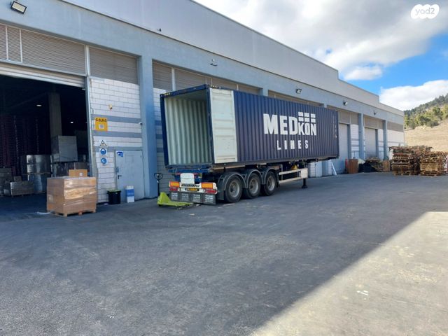 מבני תעשיה, מפעלי נחם הר טוב