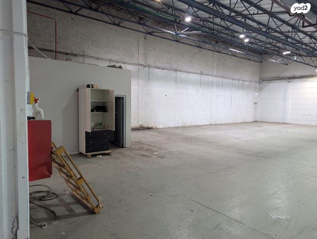 מחסנים, אזור תעשיה קרית ביאליק, אזור תעשיה צור שלום, קרית ביאליק