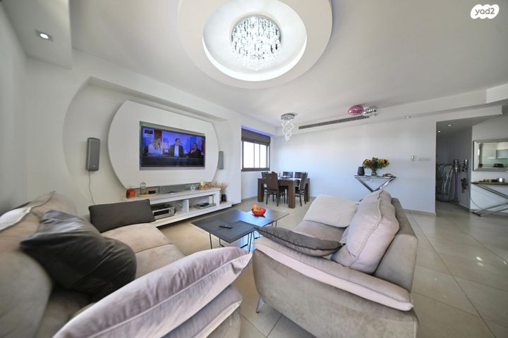 גג/ פנטהאוז, אהרון הכהן, כלניות, ראשון לציון