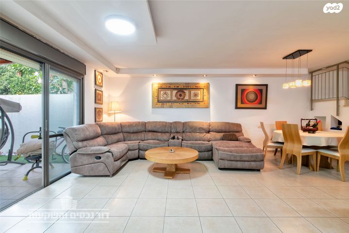 בית פרטי/ קוטג', שדרות מנחם בגין, גדרה