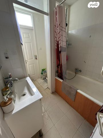 דו משפחתי, משעול האלה, קציר