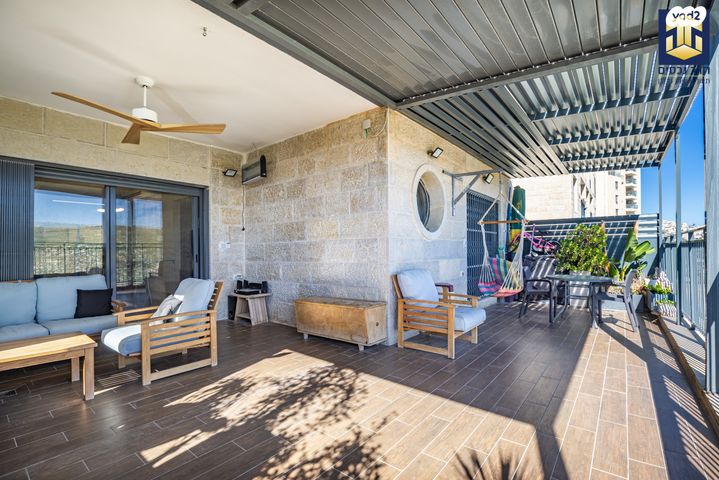 דירה, עמנואל זיסמן, חומת שמואל, הר חומה, ירושלים