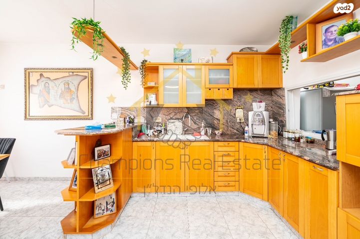 בית פרטי/ קוטג', יאנוש קורצ'אק, שאר העיר, קדימה צורן