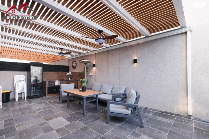 דירת גן, שדרות קרן הידידות 19, גבעת הסביונים, קרית מלאכי