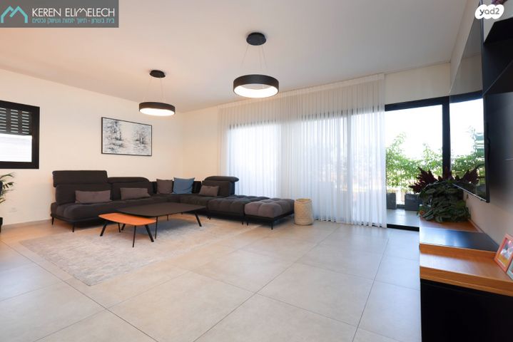 גג/ פנטהאוז, תל מונד