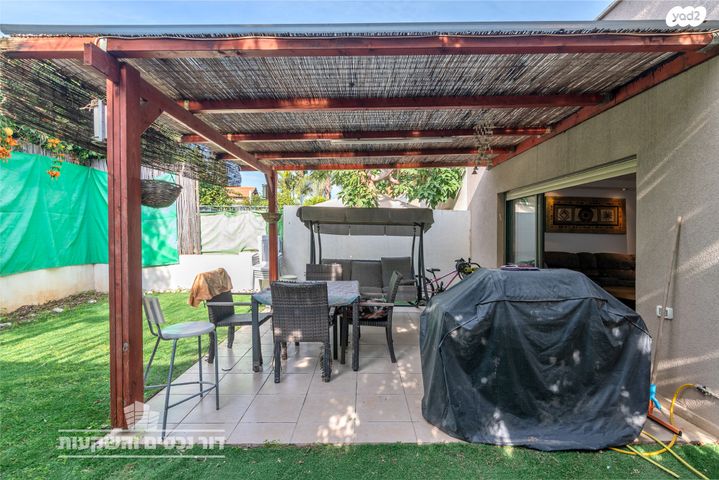 בית פרטי/ קוטג', שדרות מנחם בגין, גדרה