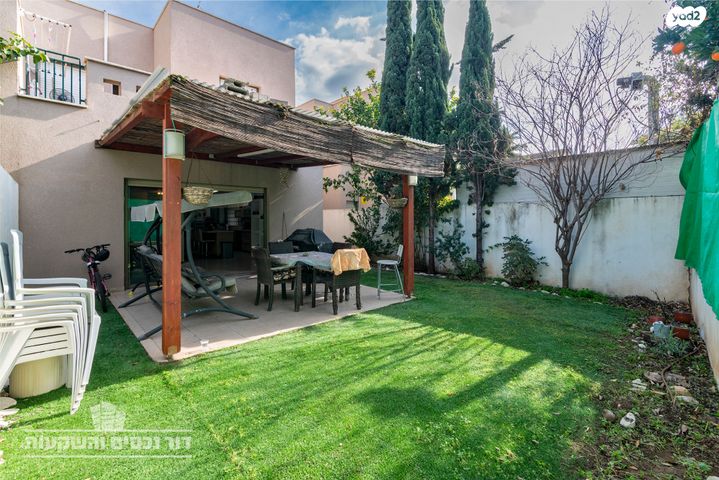 בית פרטי/ קוטג', שדרות מנחם בגין, גדרה