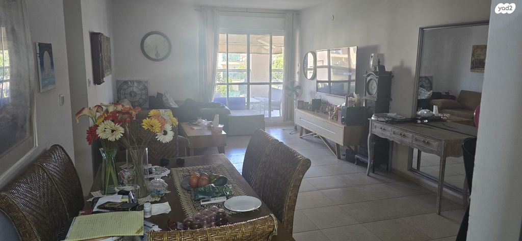 דירה, כפר יונה