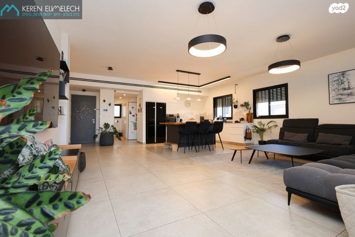 גג/ פנטהאוז, תל מונד