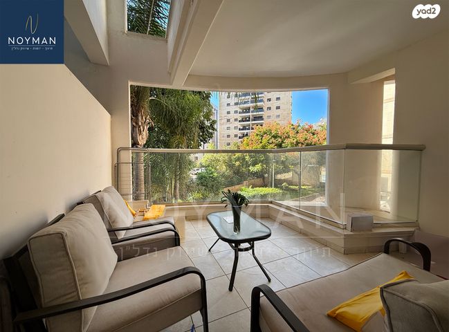 דירה, הרטום, קרית השרון, נתניה