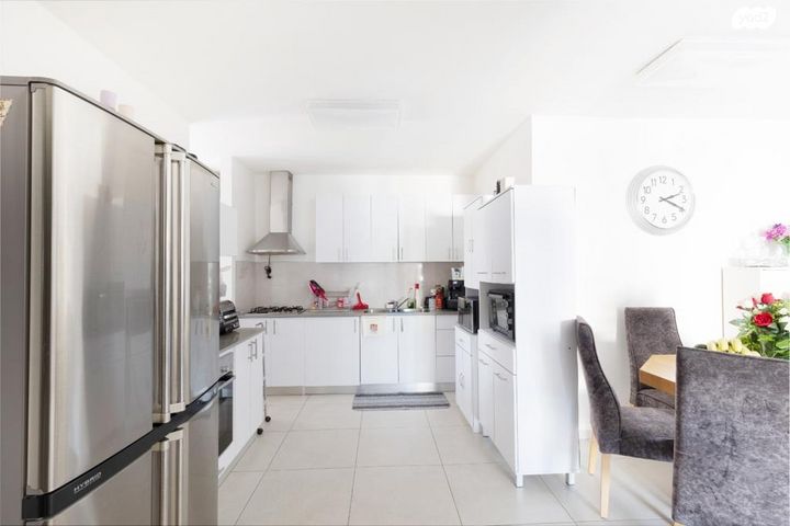 דירה, שבט יהודה, אחיסמך, לוד