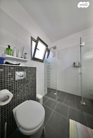 גג/ פנטהאוז, אהרון הכהן, כלניות, ראשון לציון