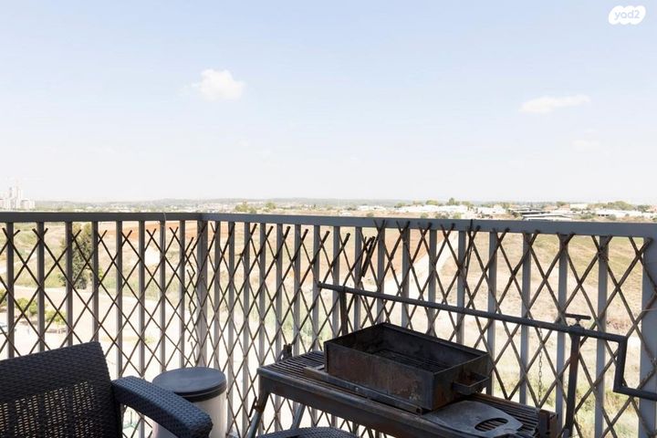 דירה, שבט יהודה, אחיסמך, לוד