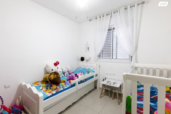 דירה, שבט יהודה, אחיסמך, לוד