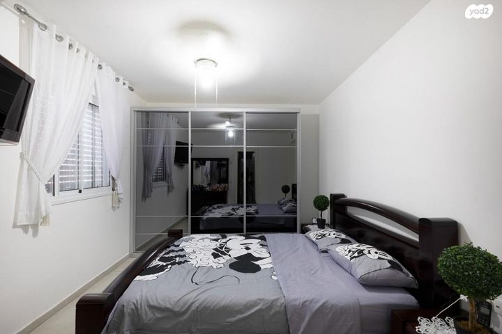 דירה, שבט יהודה, אחיסמך, לוד