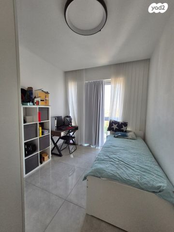 דירה, שדרות לוי אשכול 4, כוכב הצפון, תל אביב יפו