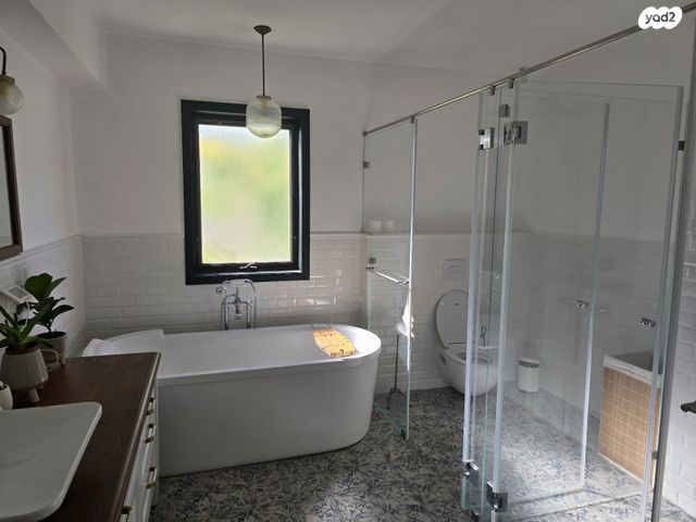 בית פרטי/ קוטג', גולן, רמת השרון