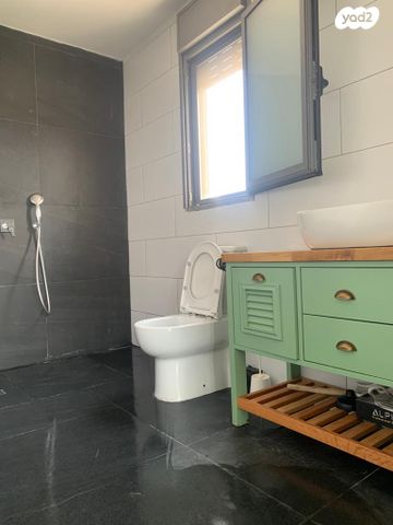 גג/ פנטהאוז, השיירה, קרית חיים מזרחית, חיפה