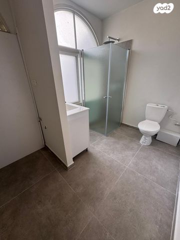 דו משפחתי, נווה מגן, רמת השרון