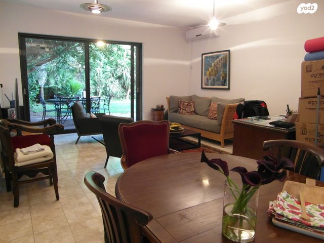 בית פרטי/ קוטג', שדרות קרן קיימת לישראל, תל ברוך, תל אביב יפו